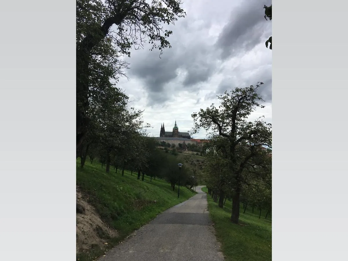 Stylish Apartment 5 Mins From The Charles Bridge Prague